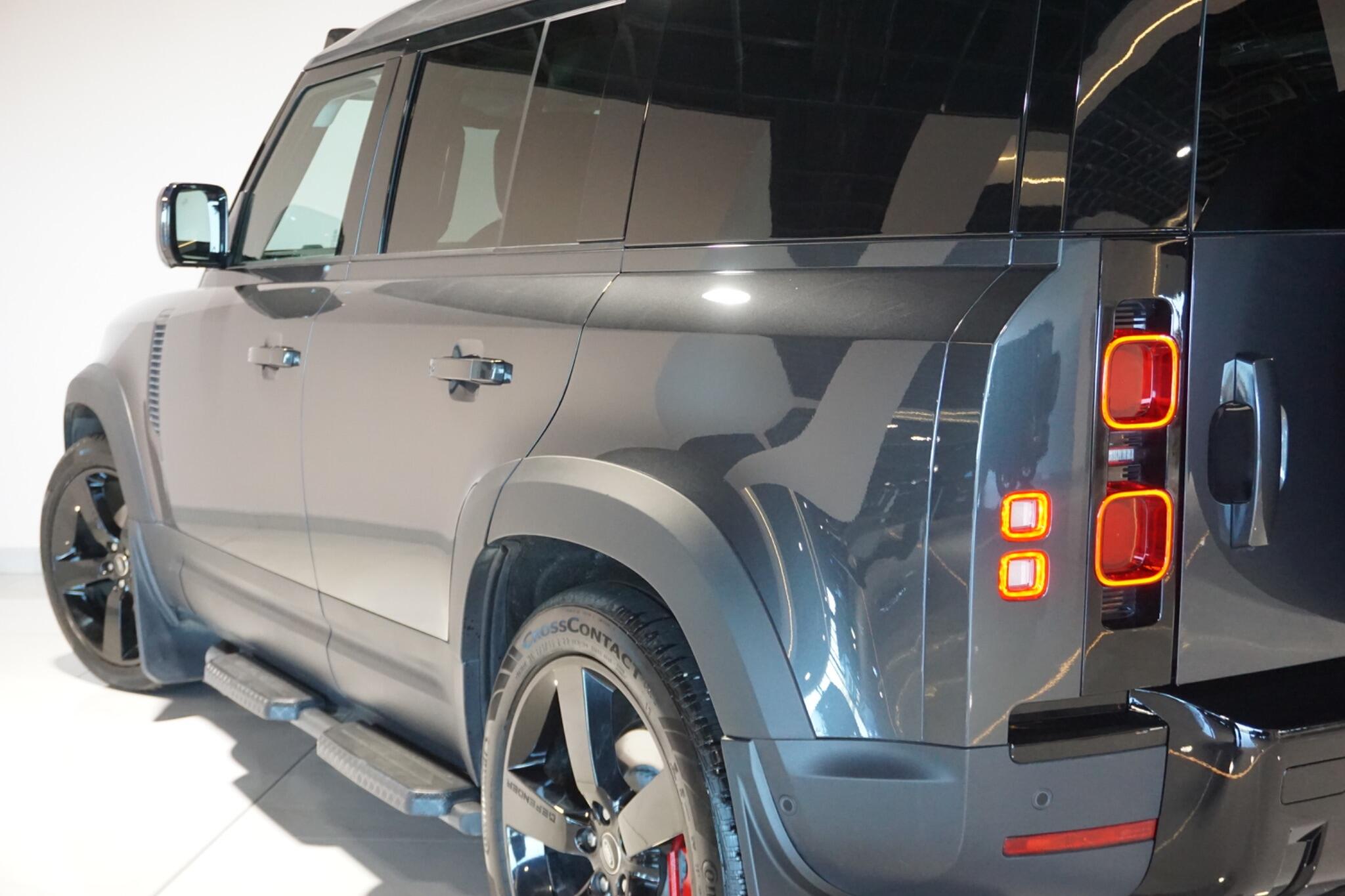 Land Rover Defender 110 3.0 D300 MHEV HSE Hard Top SUV 5dr Diesel Auto 4WD MWB Euro 6 (s/s) (300 ps)